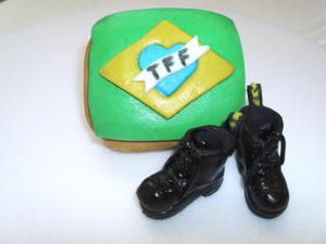 Arte em Acucar even got Curt's Doc Martins...now you know that's clever!